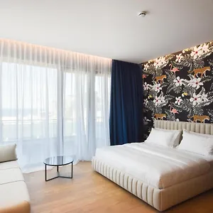 Flamingo & Hotel Radhime