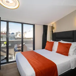 Robin Hotel